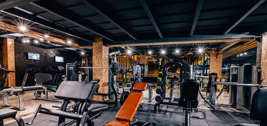 Como Criar uma Rotina de Treino Eficiente e Sustentável para Resultados Reais no Mundo Fitness