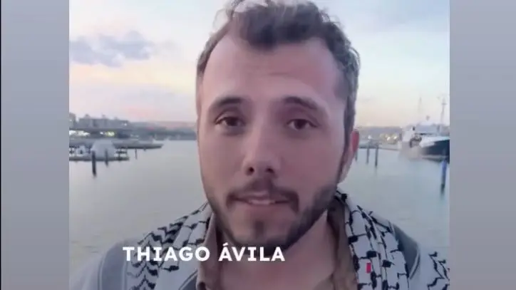 Quem é o Brasileiro Detido com Greta Thunberg no Barco para Gaza?